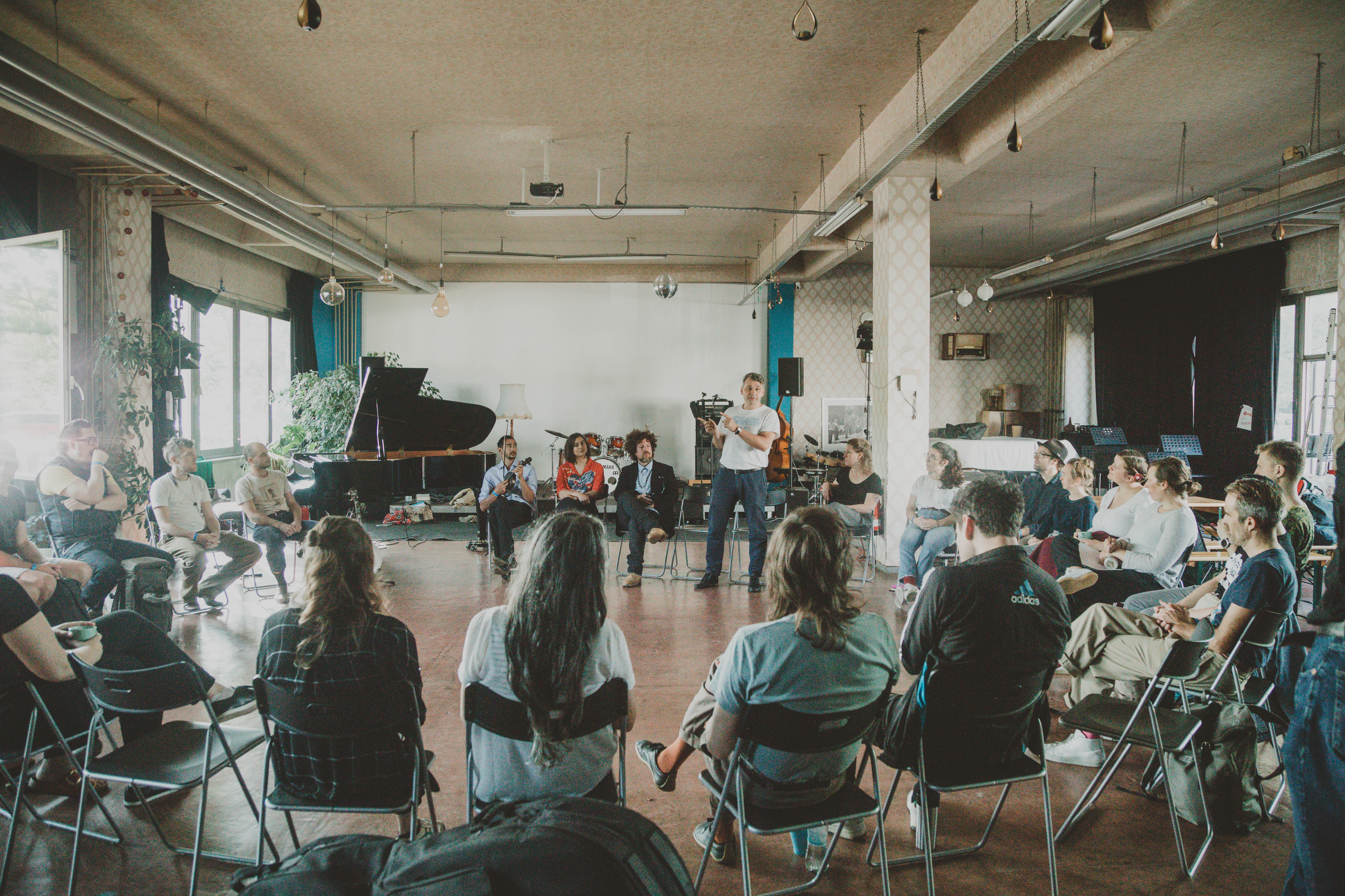 François Perdriau leading an international cultural workshop